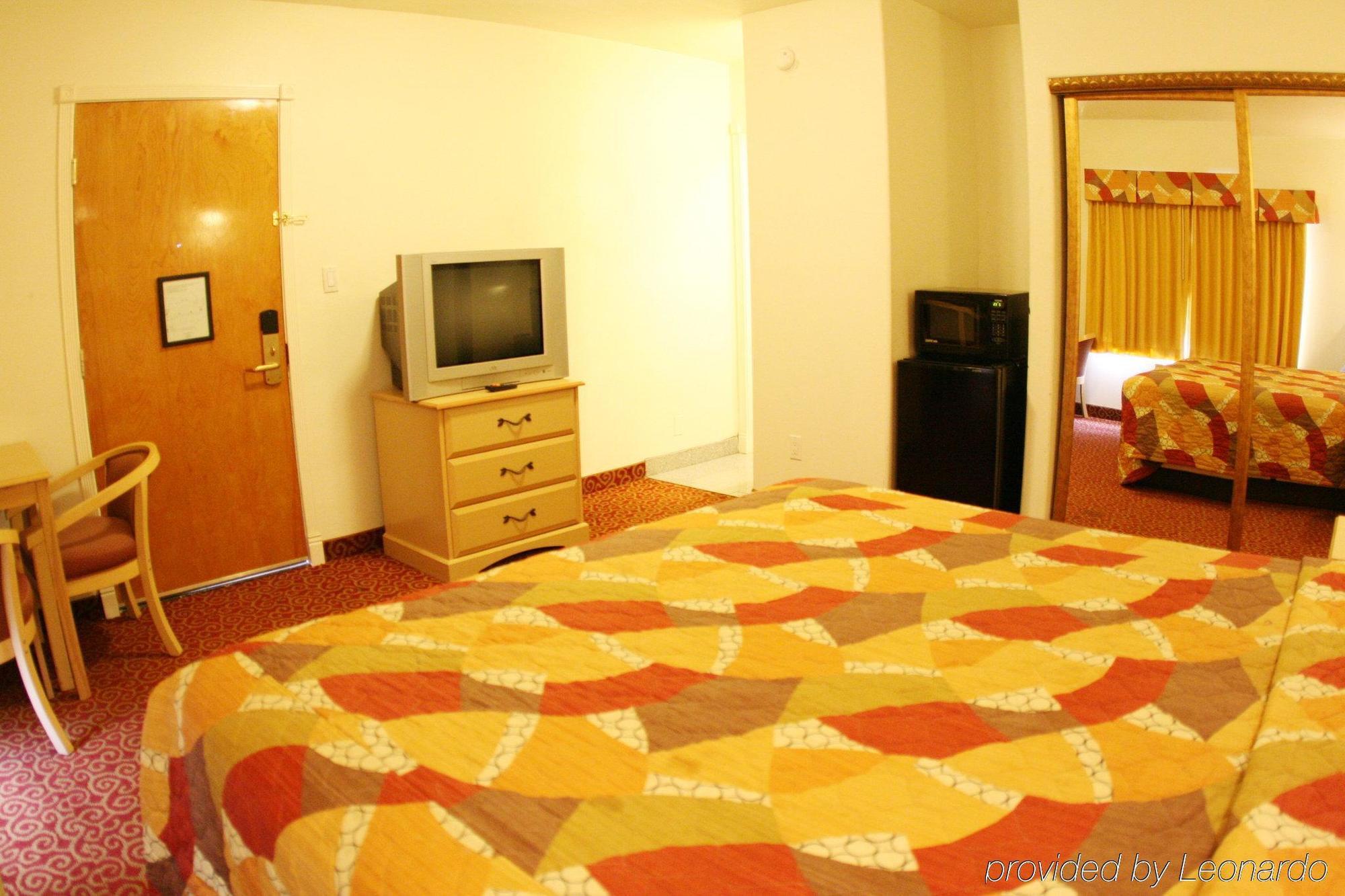 Hotel Xilo Glendale Bagian luar foto