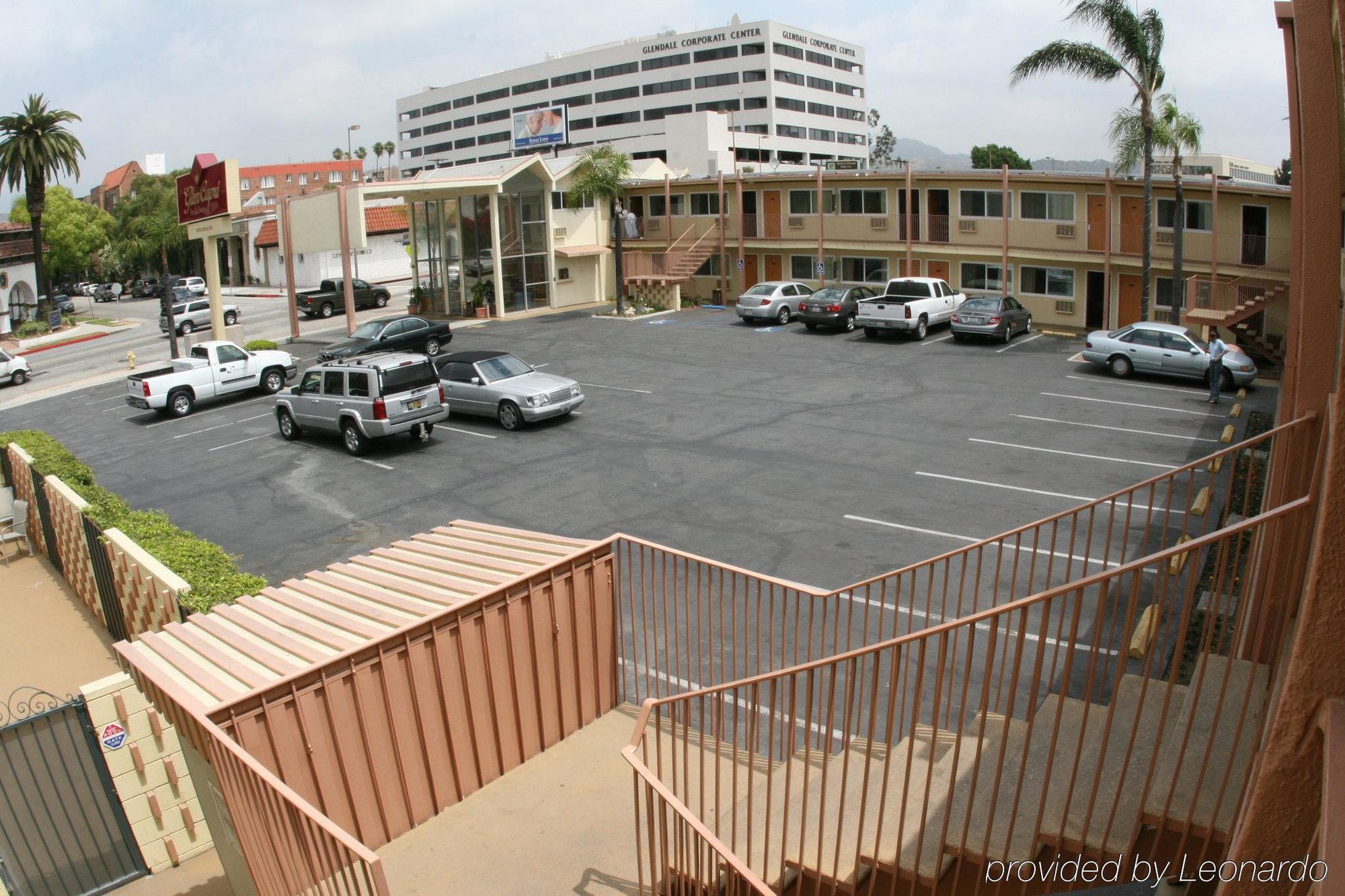 Hotel Xilo Glendale Bagian luar foto