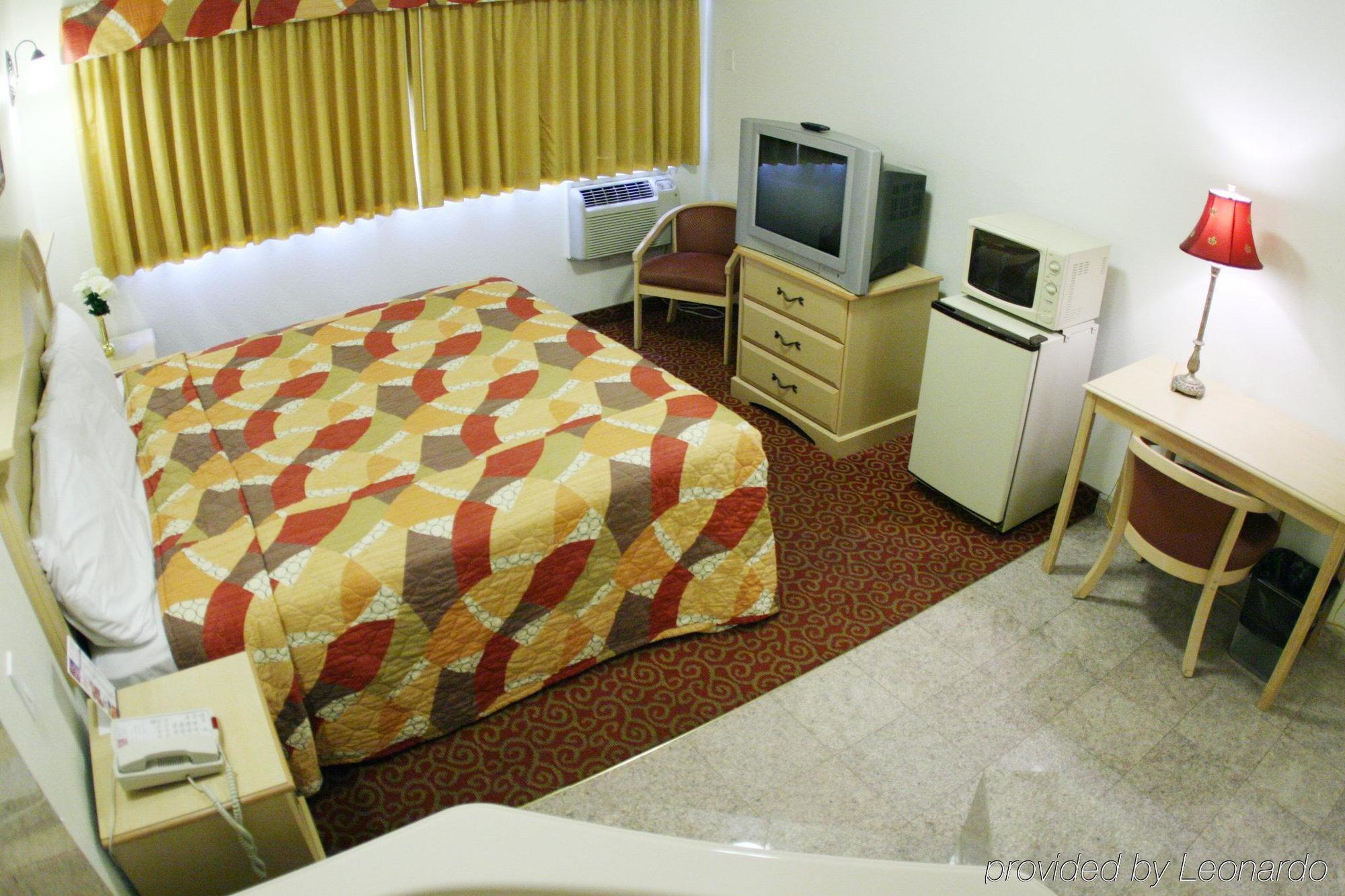 Hotel Xilo Glendale Bagian luar foto