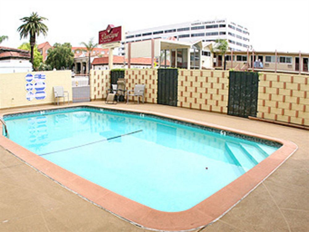 Hotel Xilo Glendale Bagian luar foto