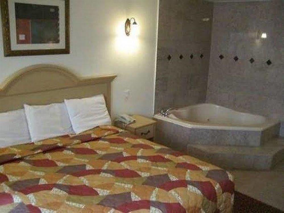 Hotel Xilo Glendale Bagian luar foto